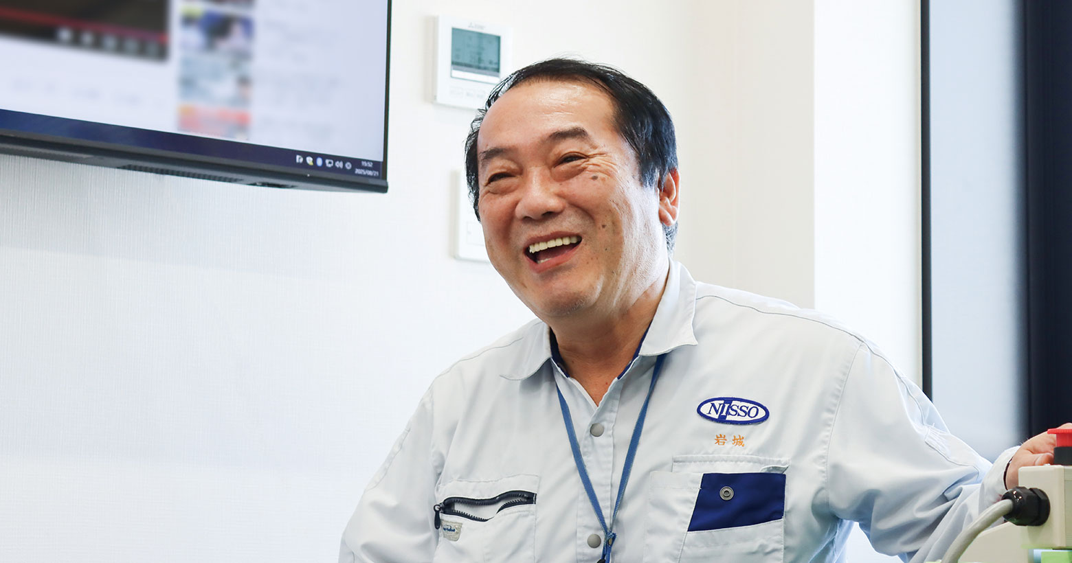 スピード警告装置が“心のブレーキ”にフォークリフトの速度低速で安全確保